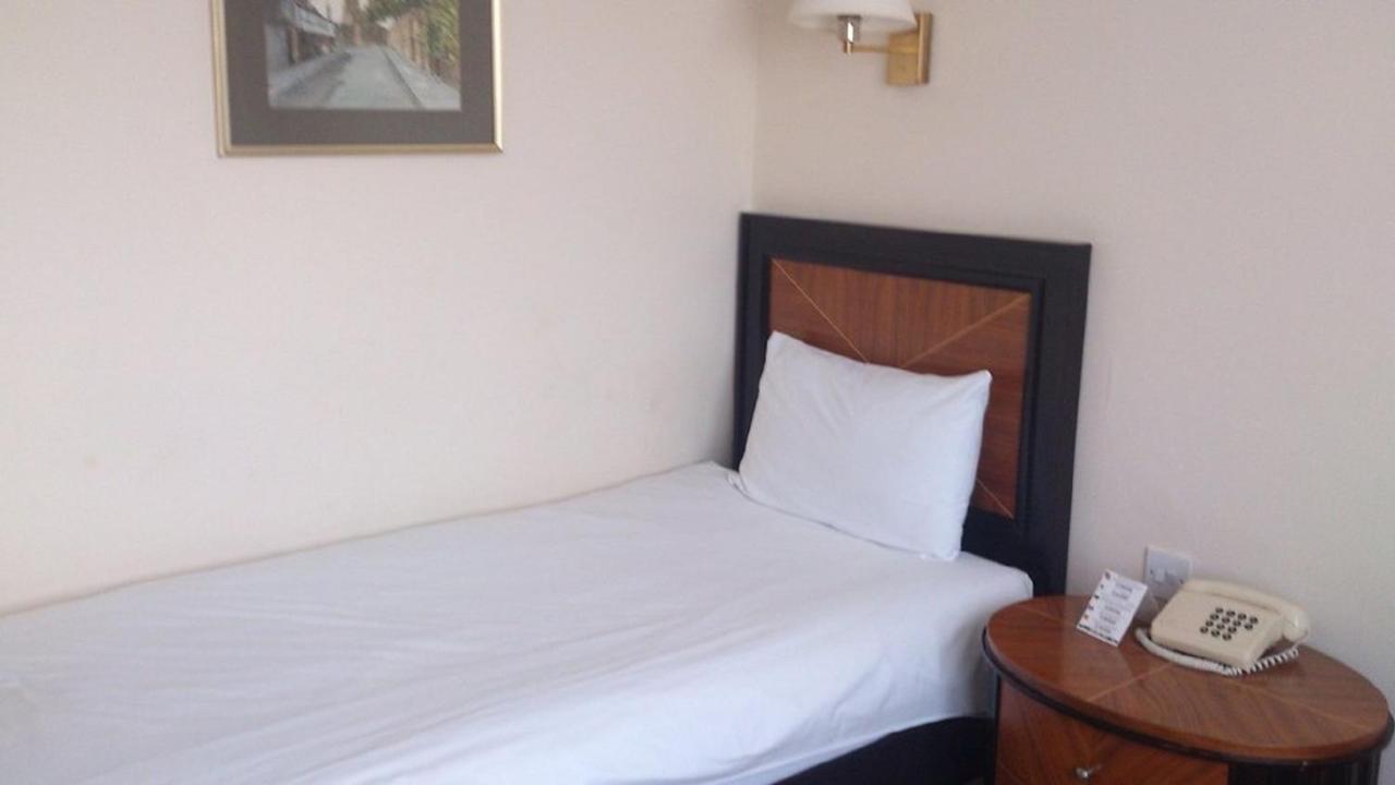 Sprowston Manor Hotel, Golf & Country Club Норуич Екстериор снимка